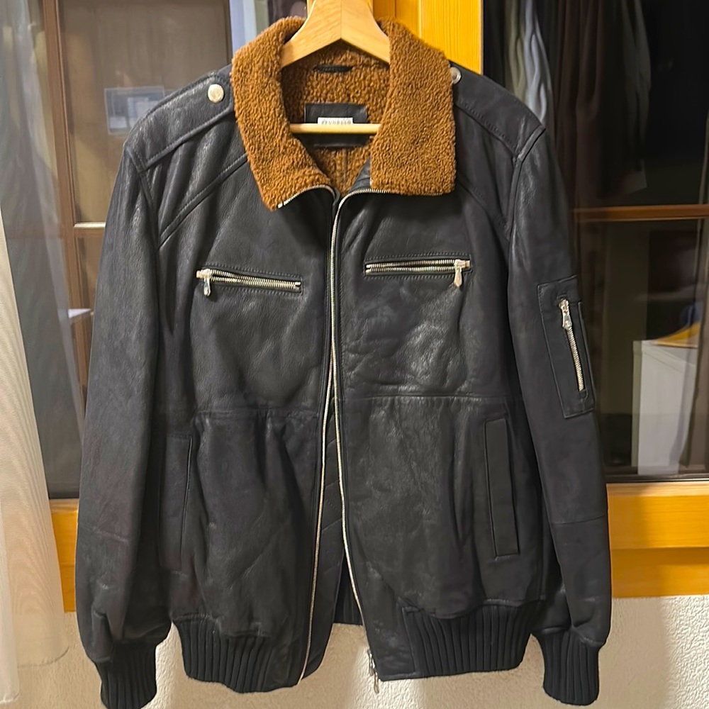 Brunello Cucinelli shearling-lined
Bomber Jacket
